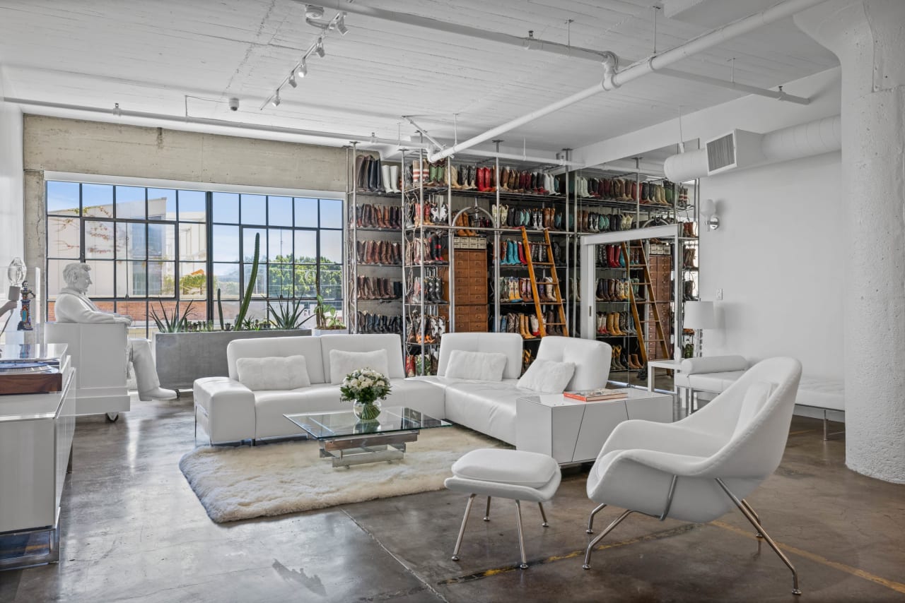 Stunning Double Size Industrial Modern Loft in the Toy Factory