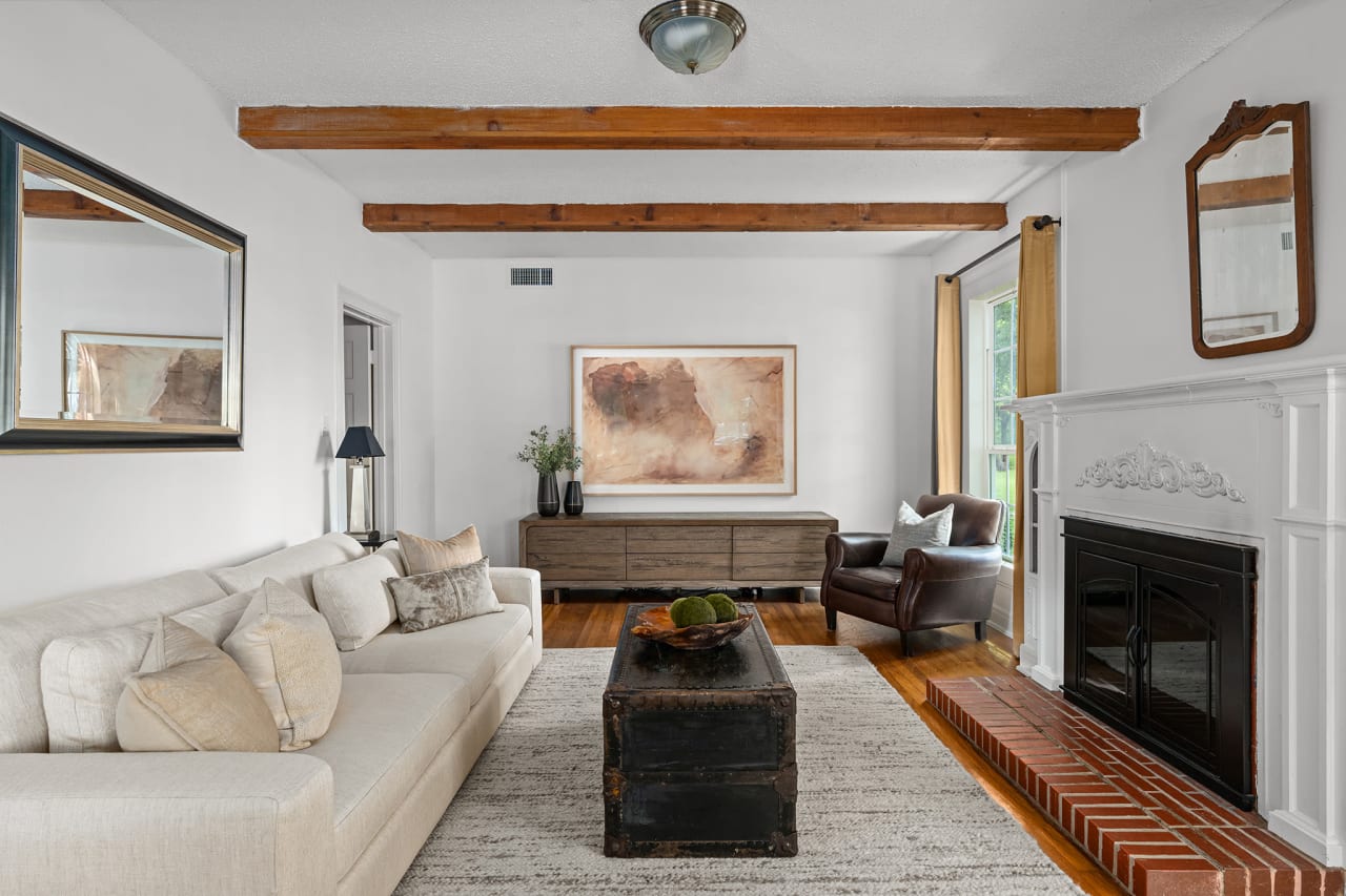 Acreage, Elegance and Timeless Allure in S. Austin's Coveted Sunset Valley Austin Real Estate