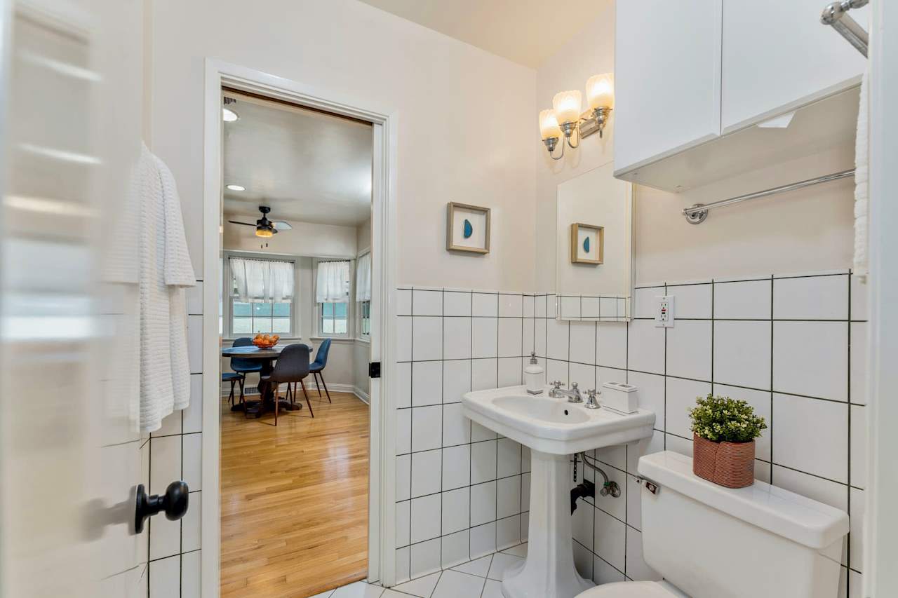 2382 Loma Vista Street