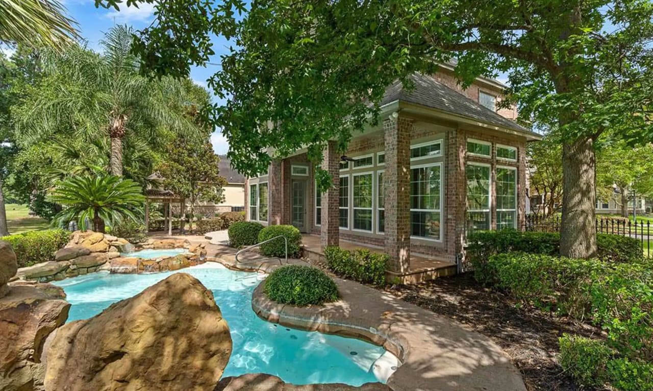 Rochelle Jones Aplomb Real Estate