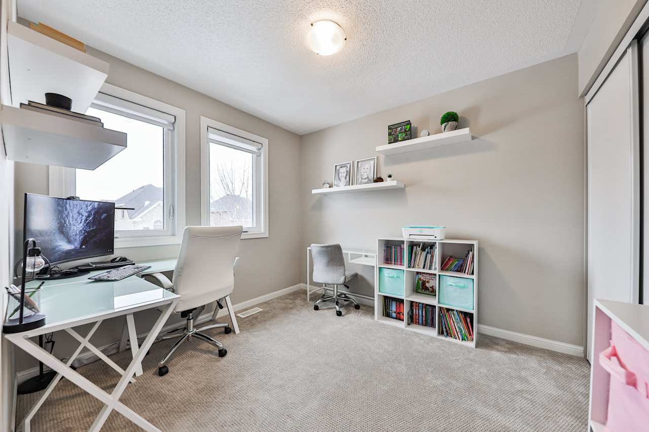 2582 FALKLAND Crescent, Oakville