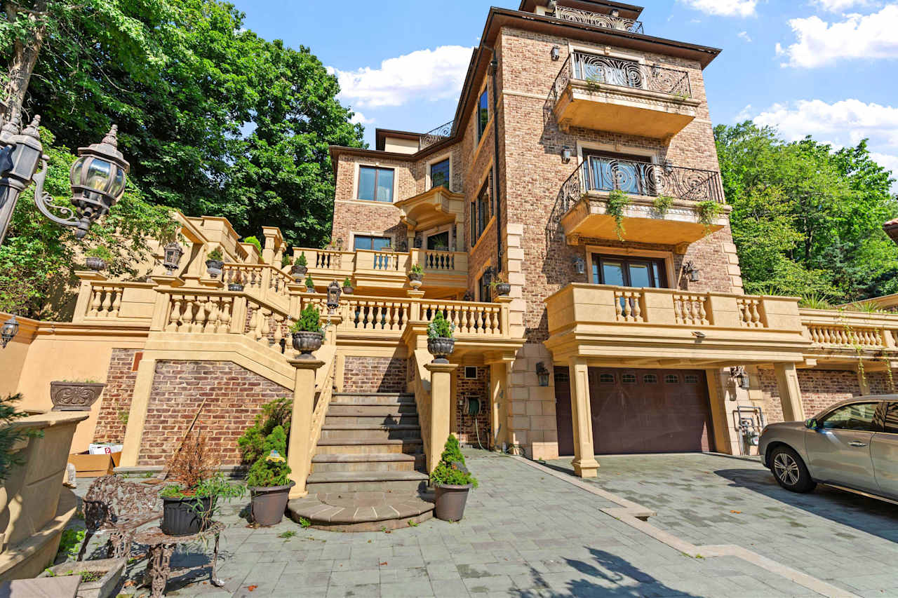 Welcome Home to 60 Lyman Pl, Emerson Hill, Staten Island #luxuryhomes