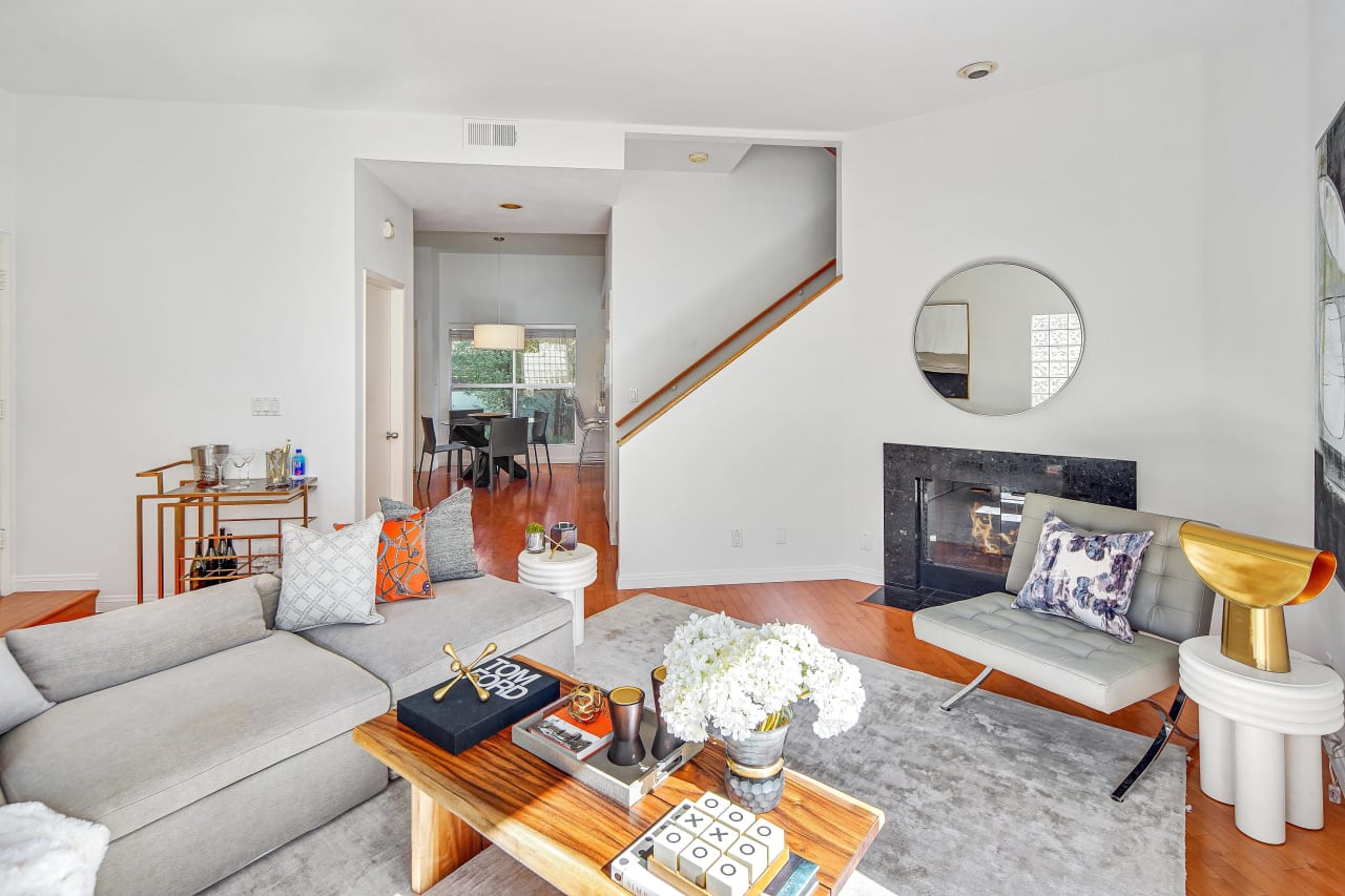 Santa Monica Townhouse Rochelle Maize Beverly Hills Real Estate Agent