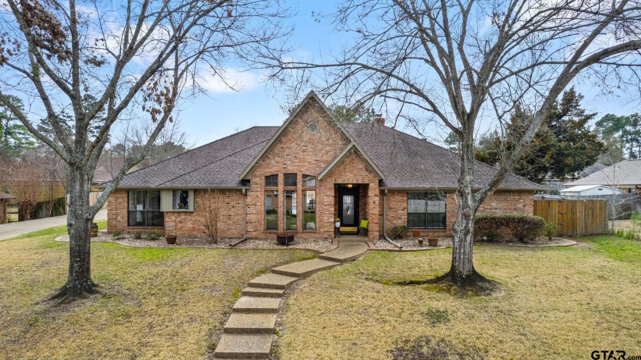 1723 Old Oak Drive | Tyler, TX 75703