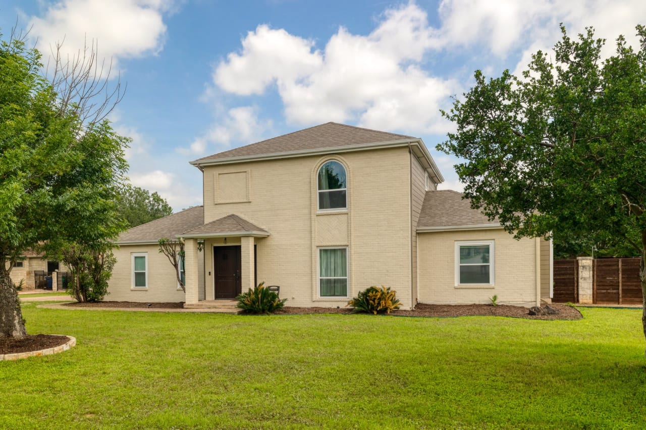 104 Orion St., Lakeway, TX 78734