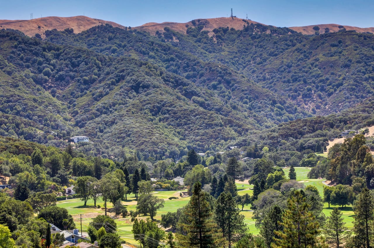 Marin Country Club Novato, CA 94949 4 Beds, 3.5 Baths Shana Rohde