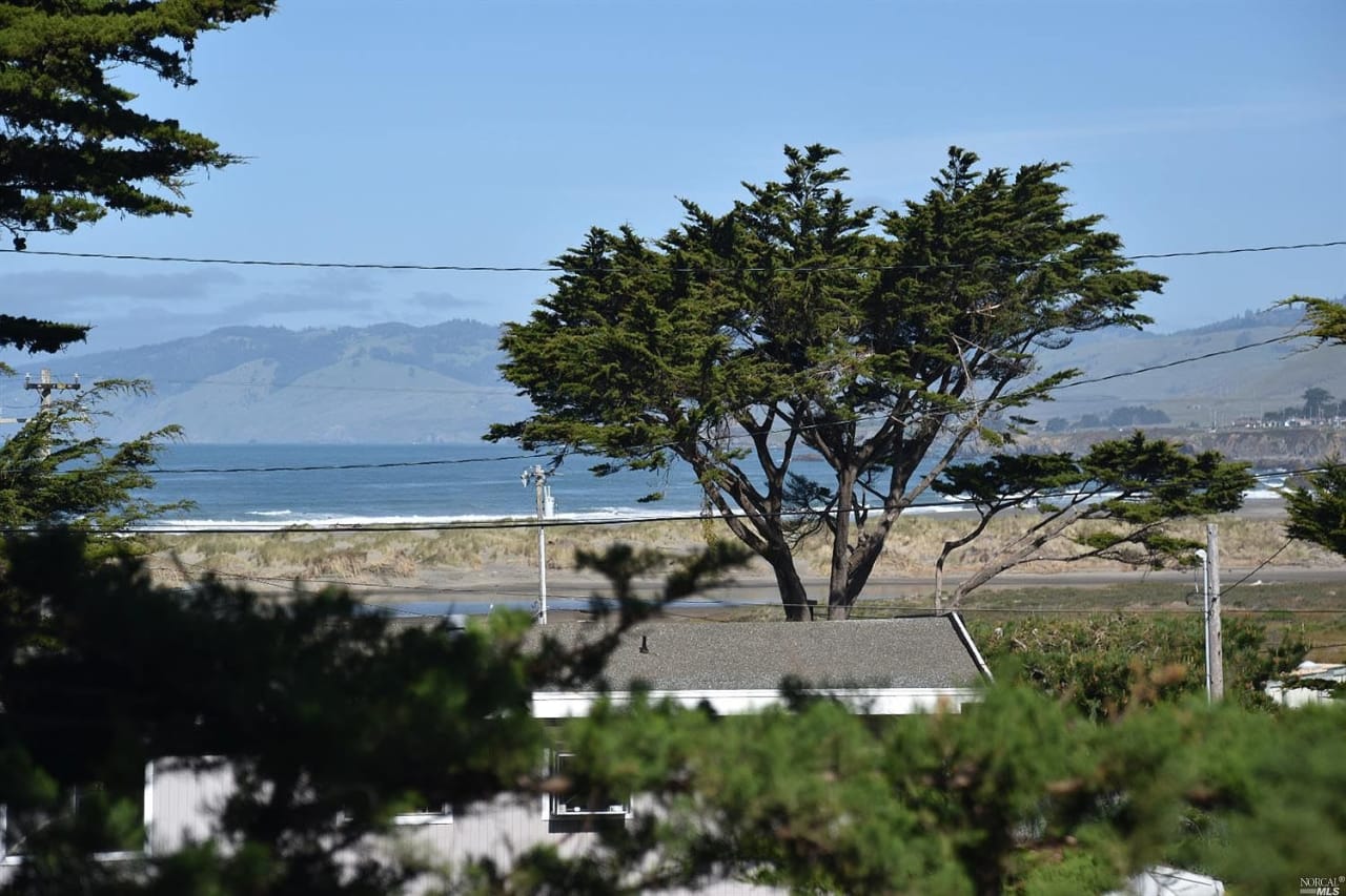 255 Driftwood Avenue