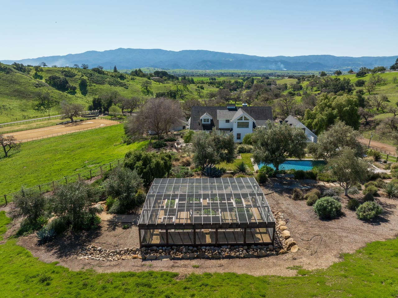 EQUESTRIAN COMPOUND IN WOODSTOCK RANCH