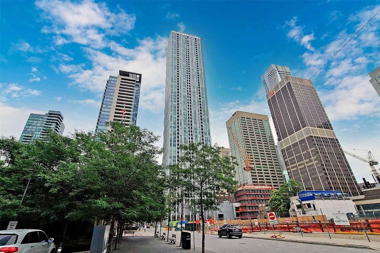 Image showcasing Toronto’s Finest Penthouses | Penthouse Queen