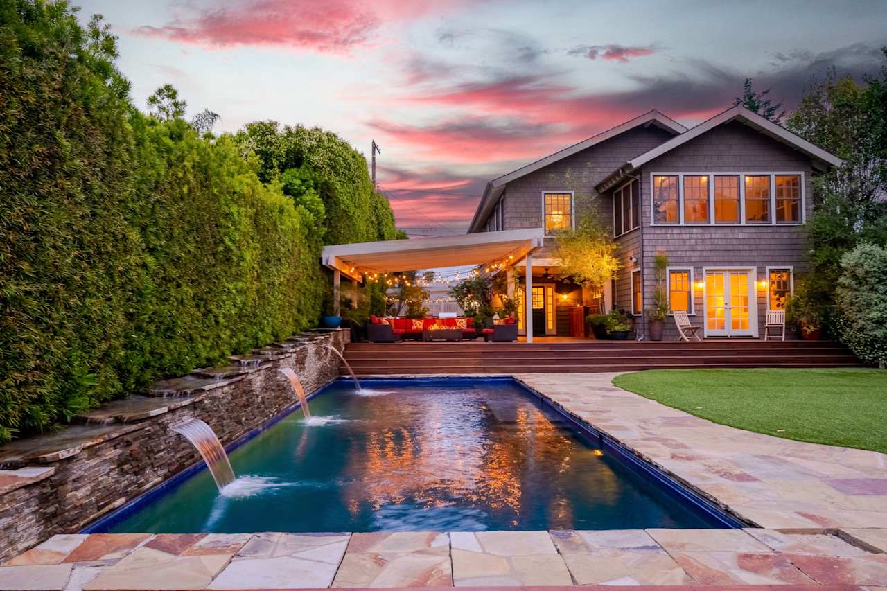 Bulldog Realtors & Estates Los Angeles Real Estate