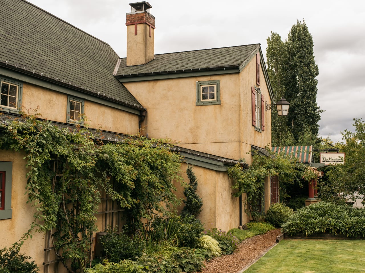 Neighborhood Woodinville VDB Compass