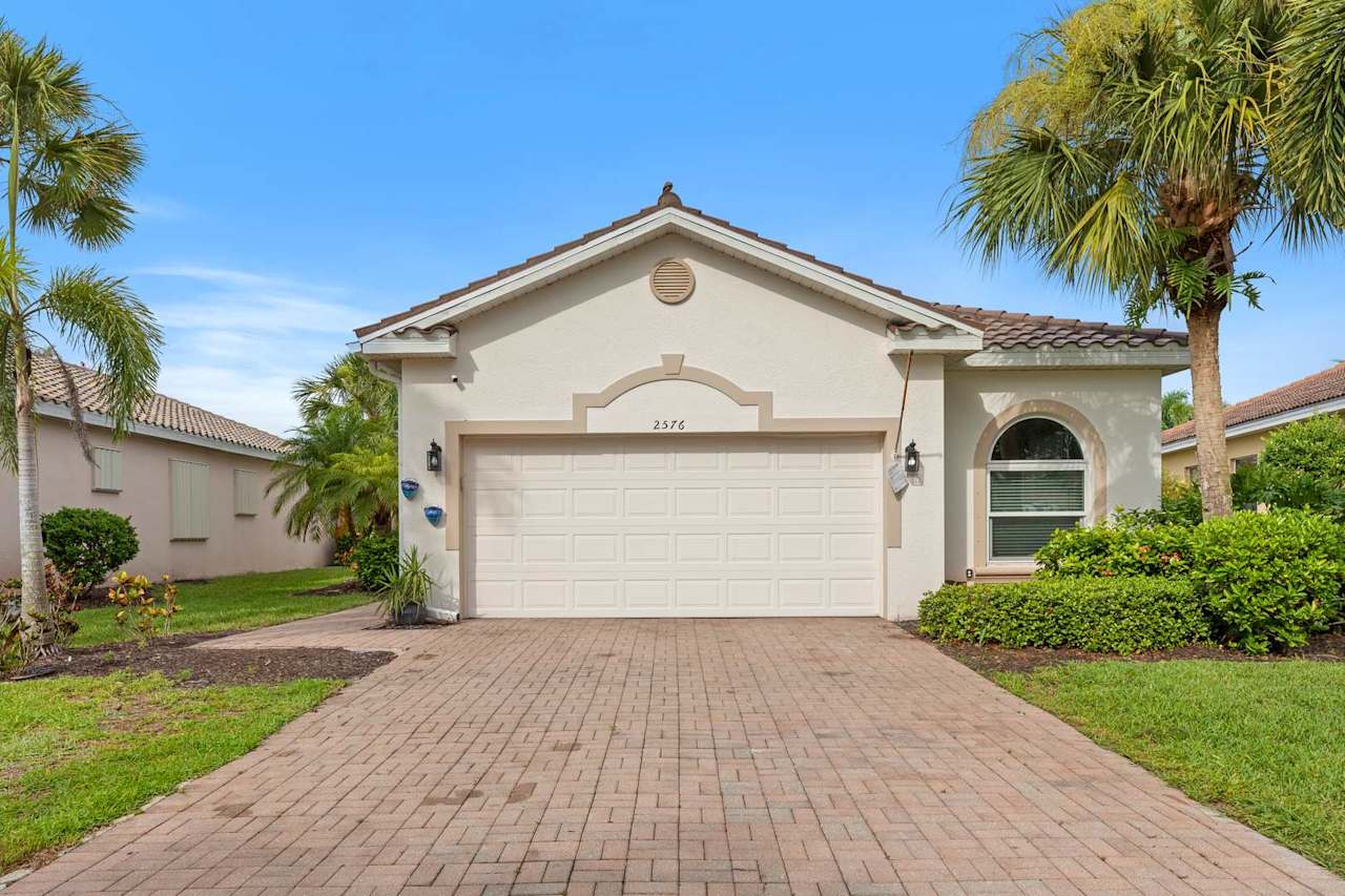 Serene Lakeview Cape Coral, FL!