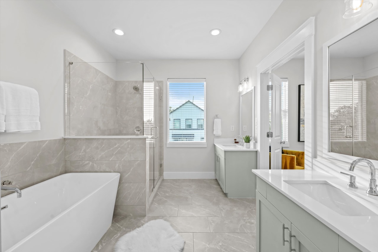 master bathroom at Donovan Heights 