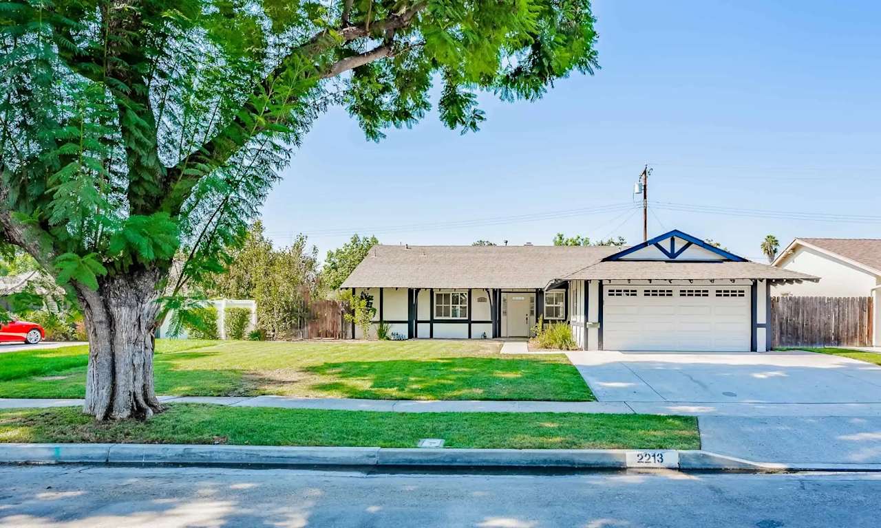 Debbie Marie WaveCrest Real Estate