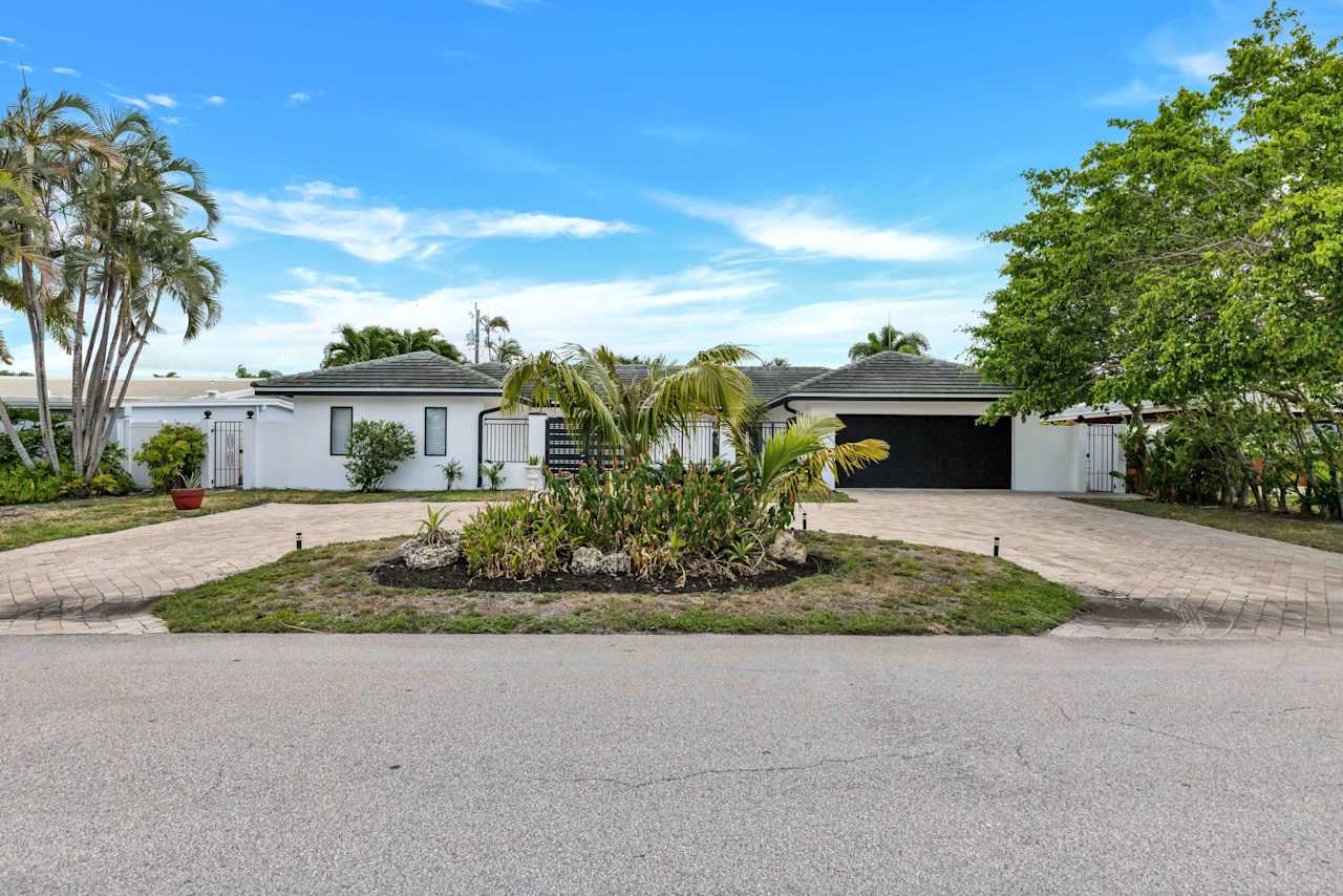 4441 NE 19th Ave, Oakland Park, FL 33308