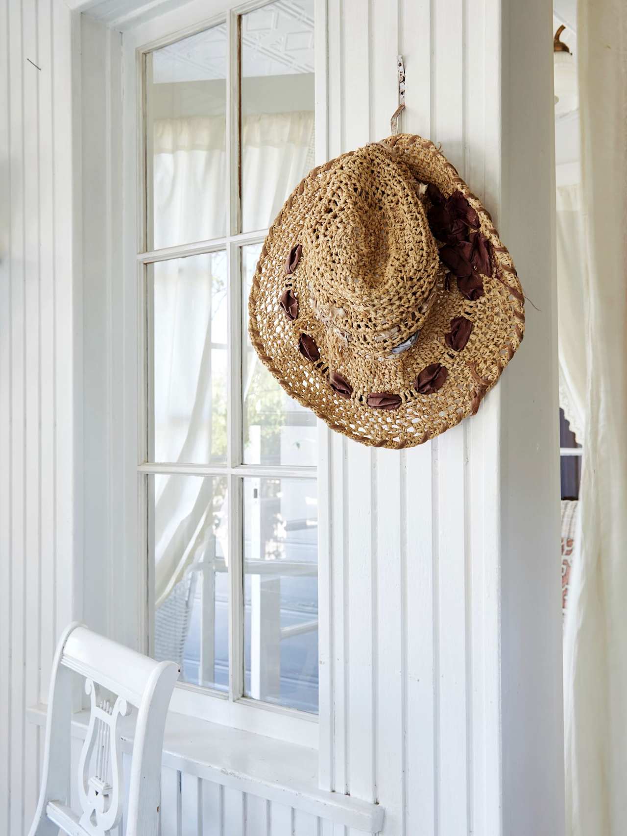 8805 LOOKOUT MOUNTAIN Avenue