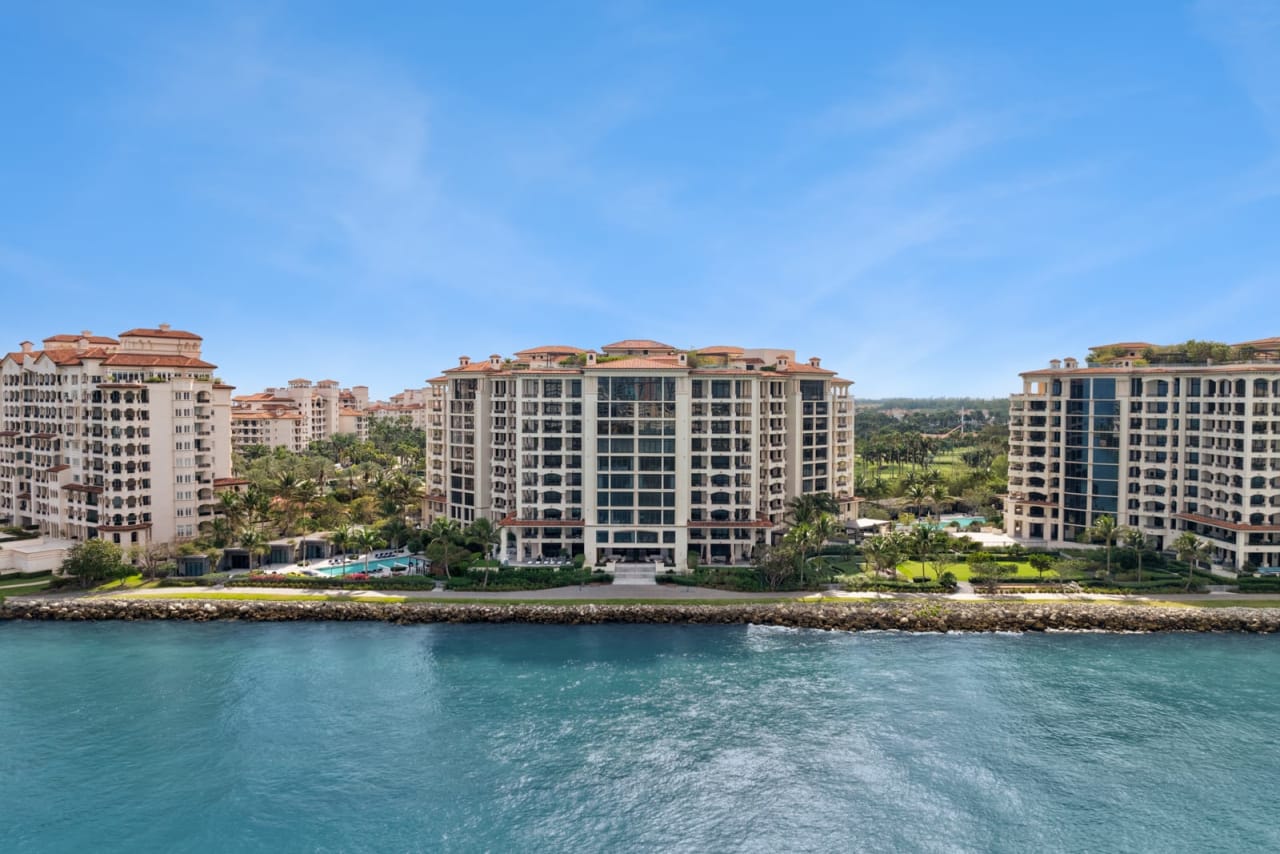 7061 Fisher Island Dr # 7061