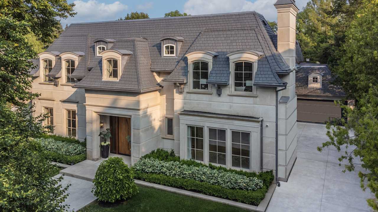 101 Old Colony Road Toronto, ON M2L2K3 5 Beds 10.5 Baths Barry