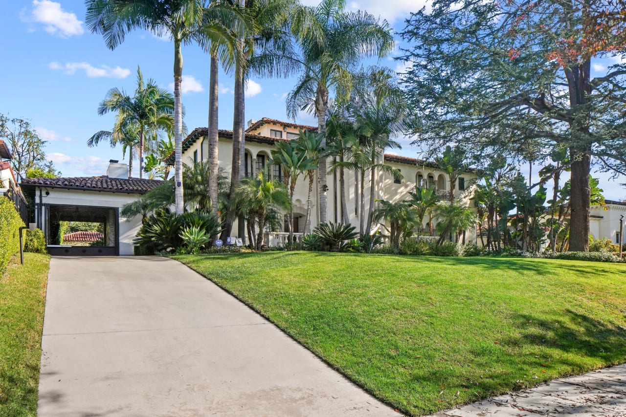 The Beverly Hills Mansion Where Bugsy Siegel Was Murdered Lists for $17M