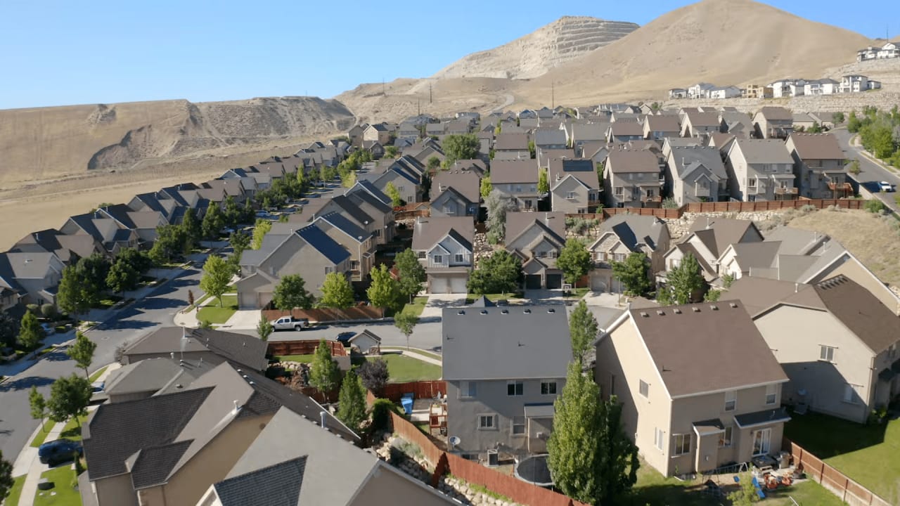 What it's like living in silicone slopes-Utah