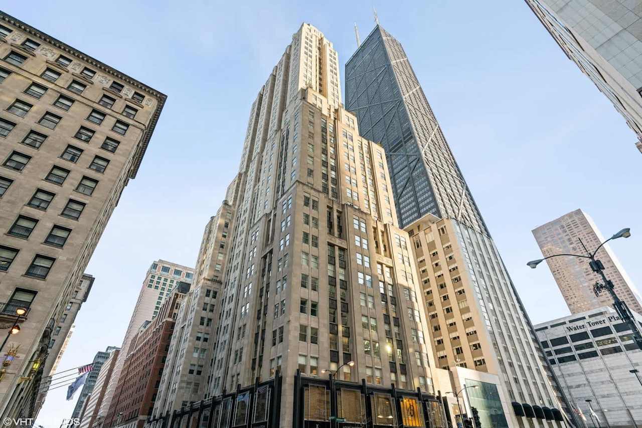 Image showcasing Luxury Chicago Condo Buildings - RM Luxury Group