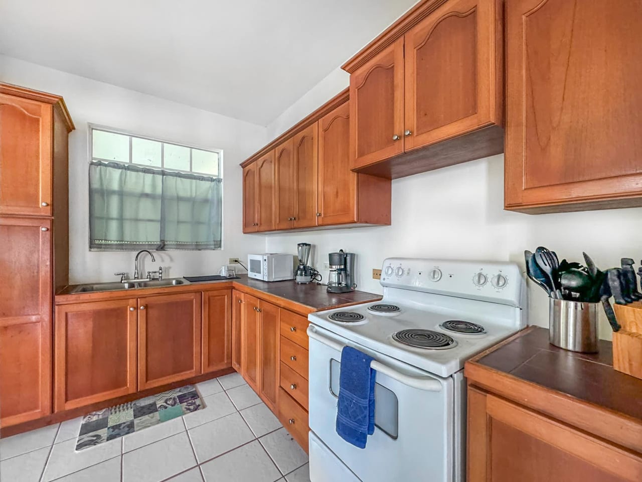 856 Cane Garden Bay 2 Bedroom Apartment