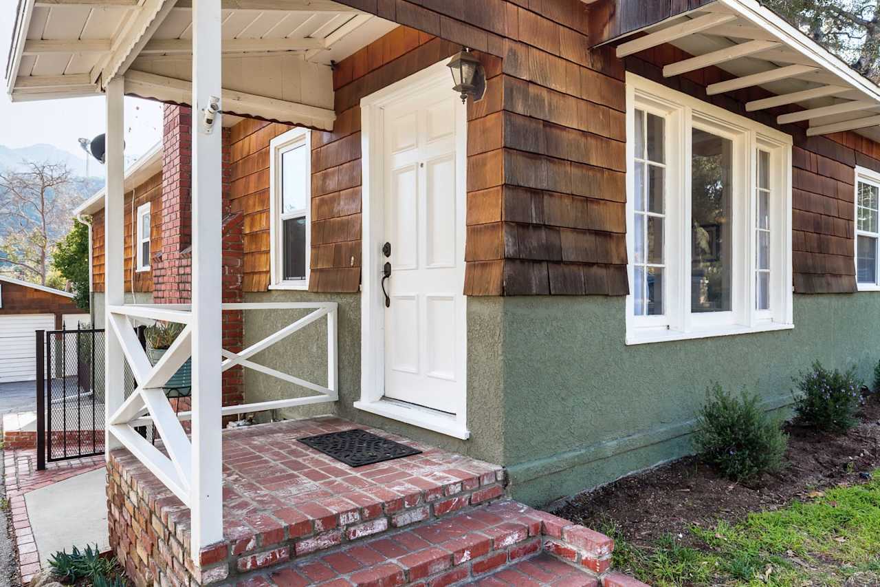 3430 MONTROSE Avenue