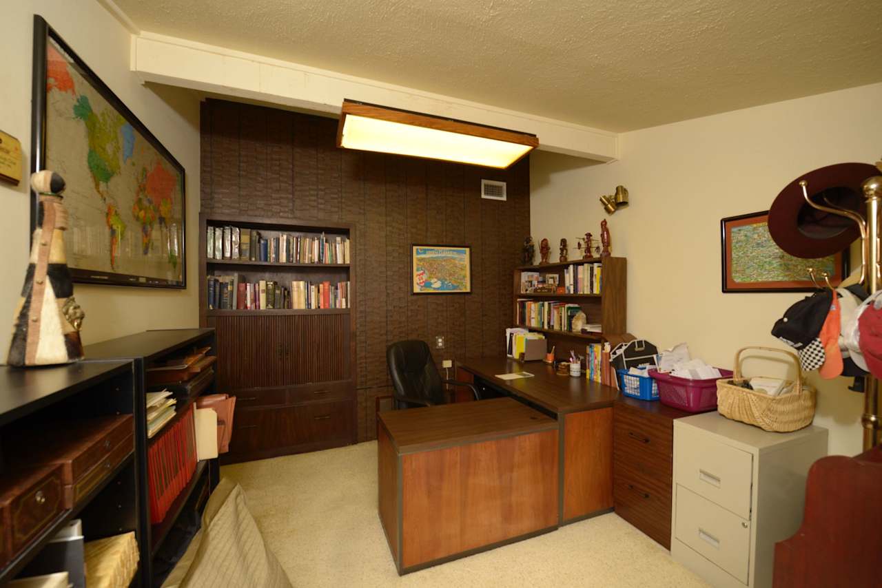 8768 QUAKERTOWN Avenue