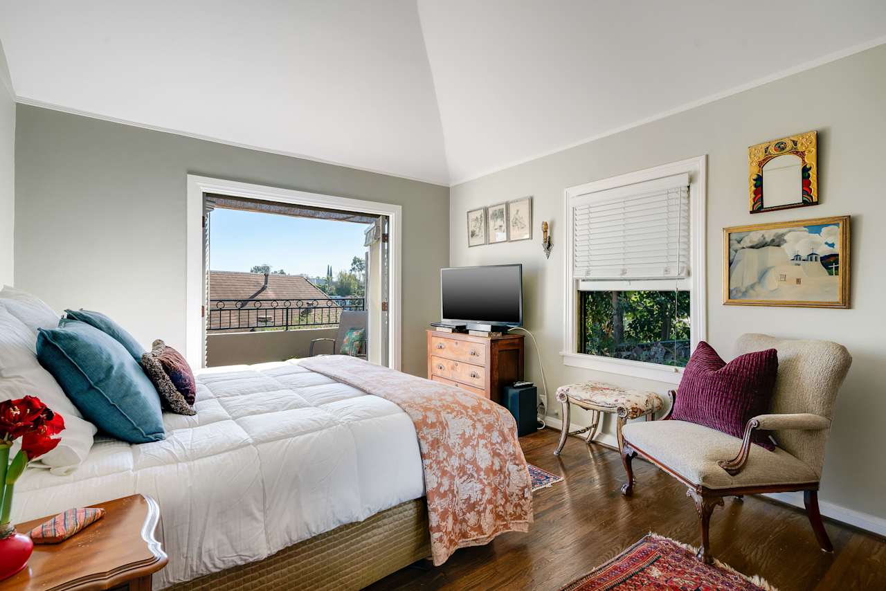 Hollywood Hills Pied de Terre Another Off Market Sale