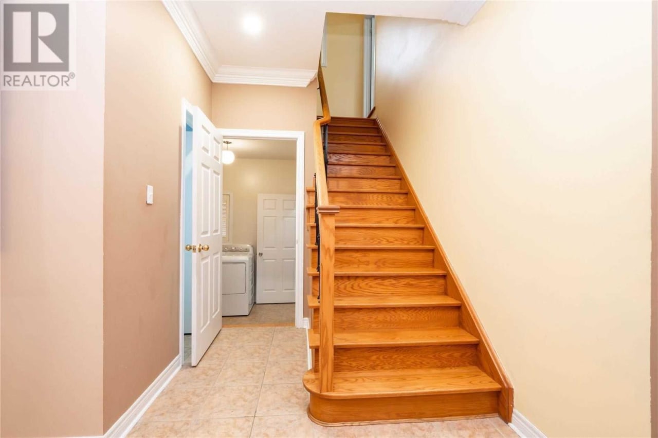 23 Pappain Cres