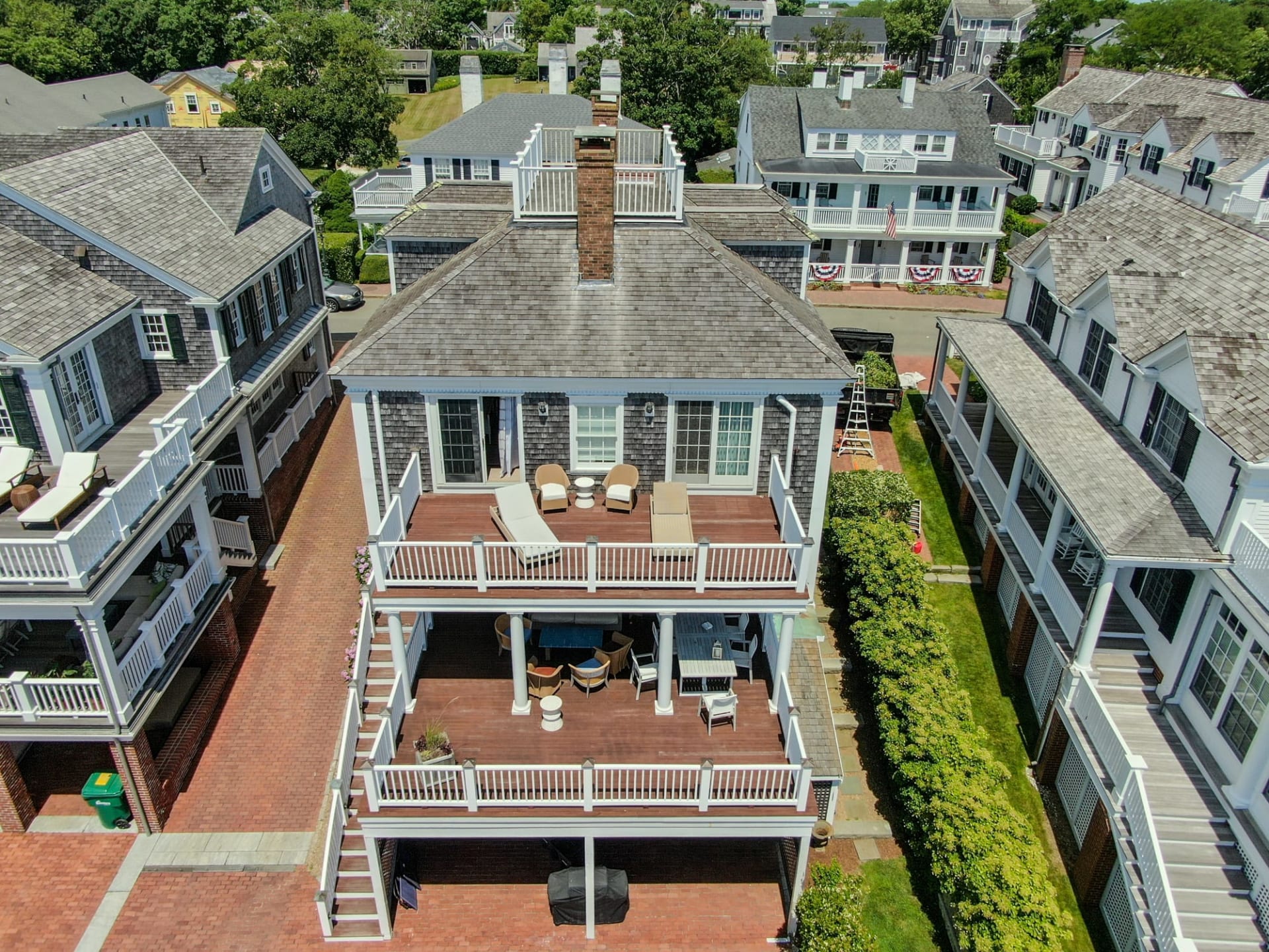 Edgartown Village Waterfront West Tisbury, MA 02568 The MV Team