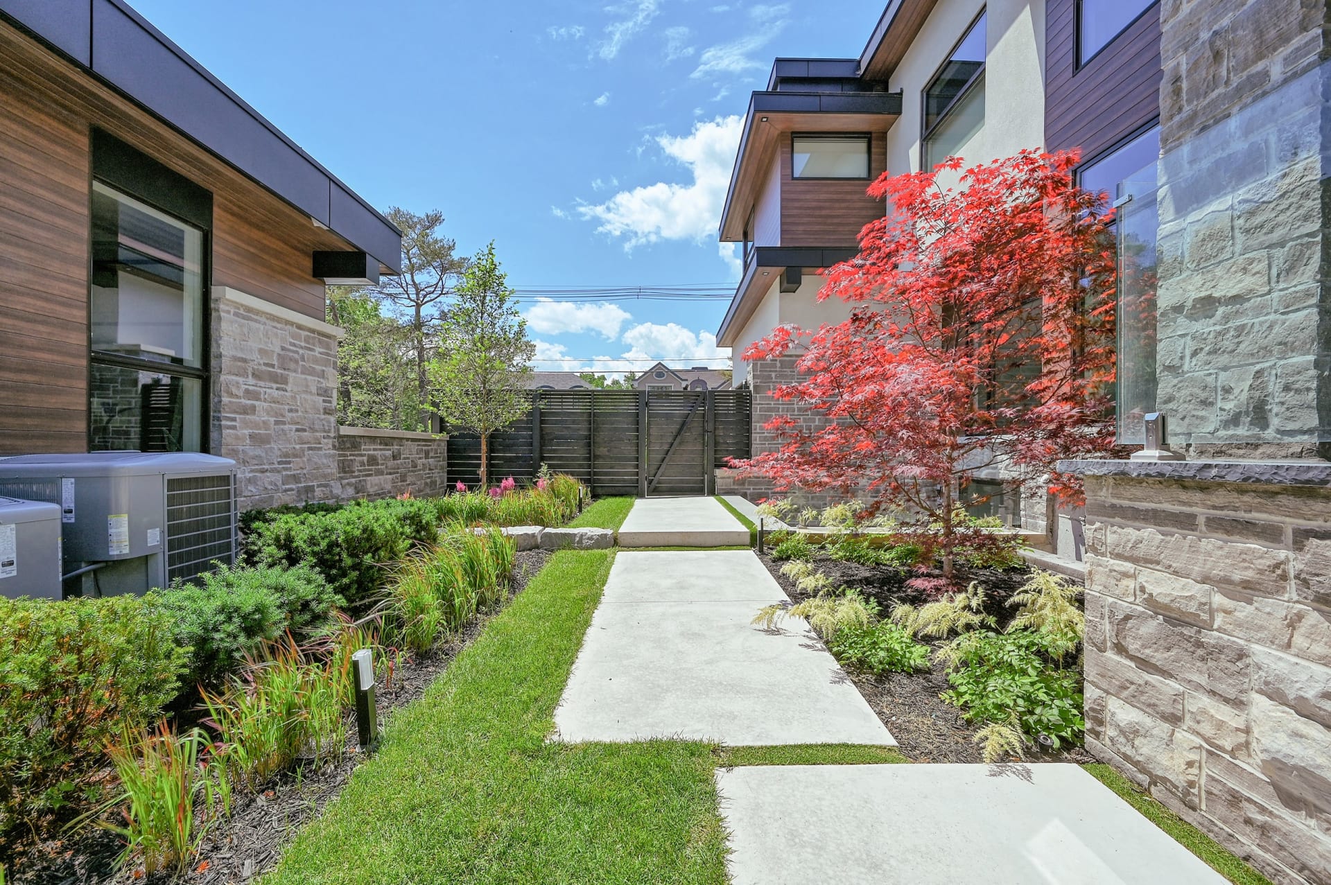 421 Chartwell Road Oakville, ON L6J 4A4 Goodale Miller Team