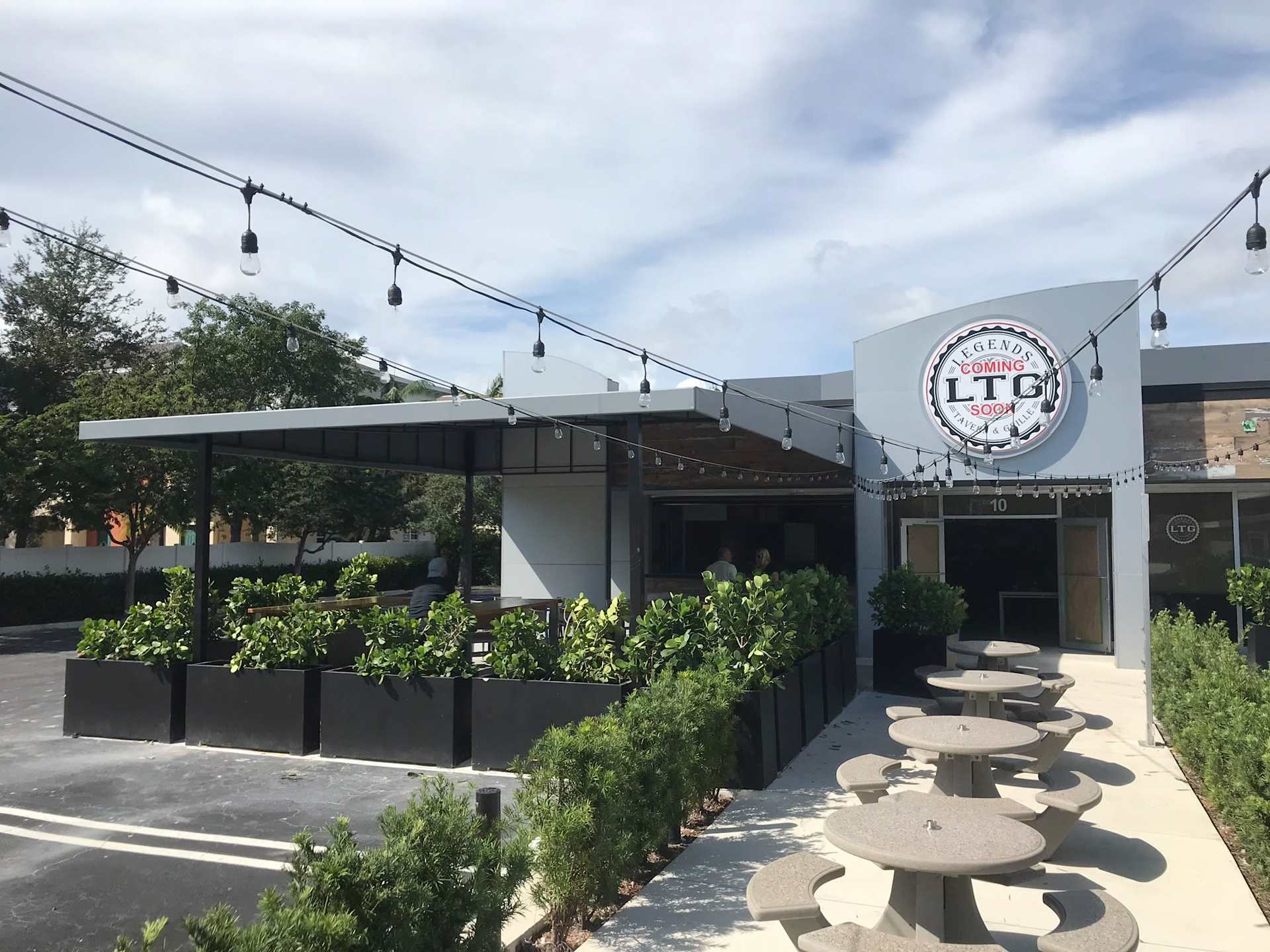 Legends Tavern and Grille - Sports Bar - Pompano Beach, FL