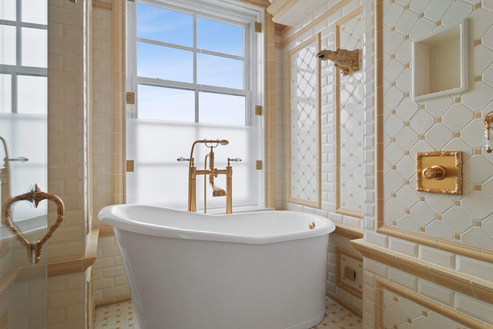 The Evolution of Luxury: Freestanding Soaking Tubs as Wellness Sanctuaries