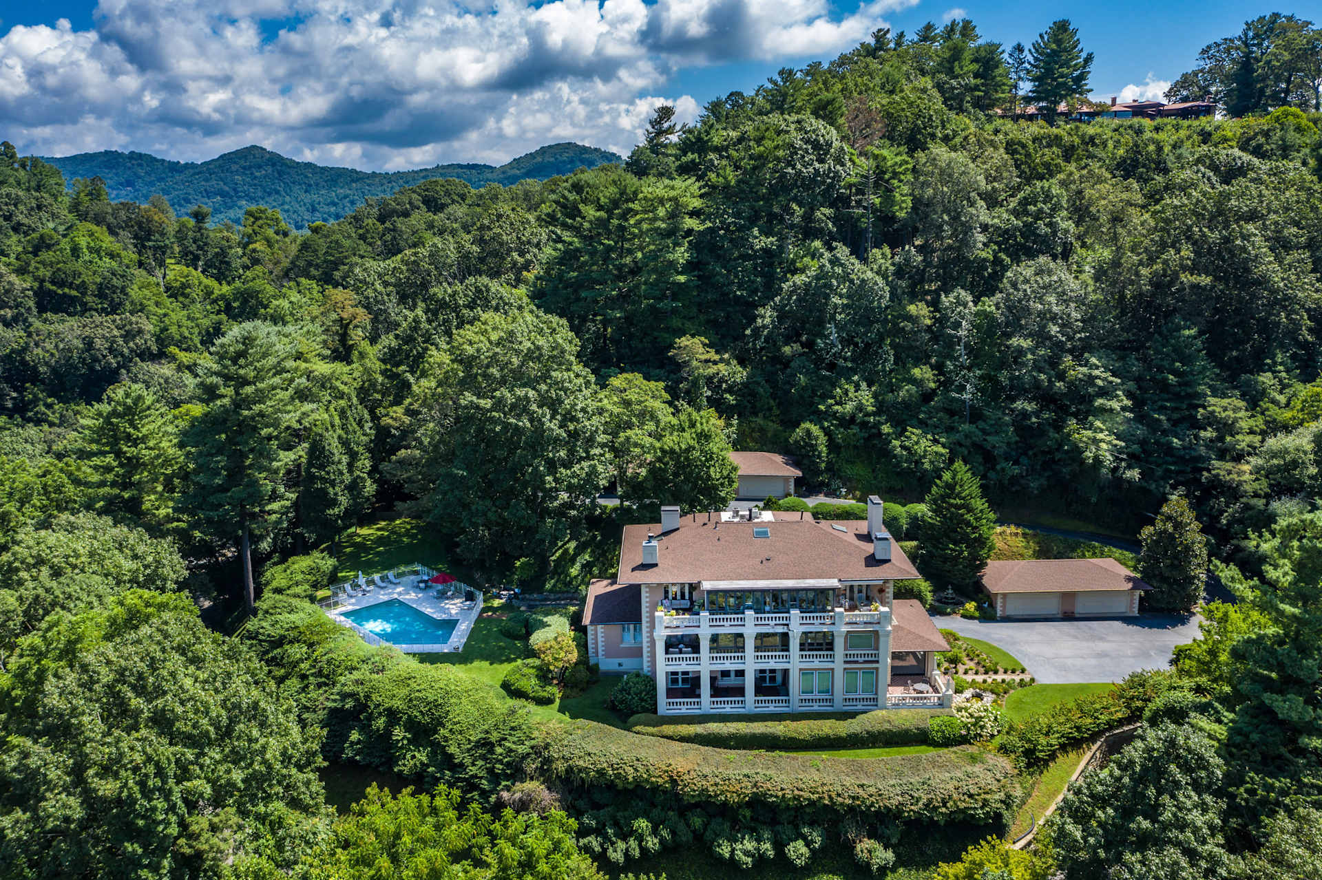 Betsy Gudger Asheville, NC Real Estate Expert