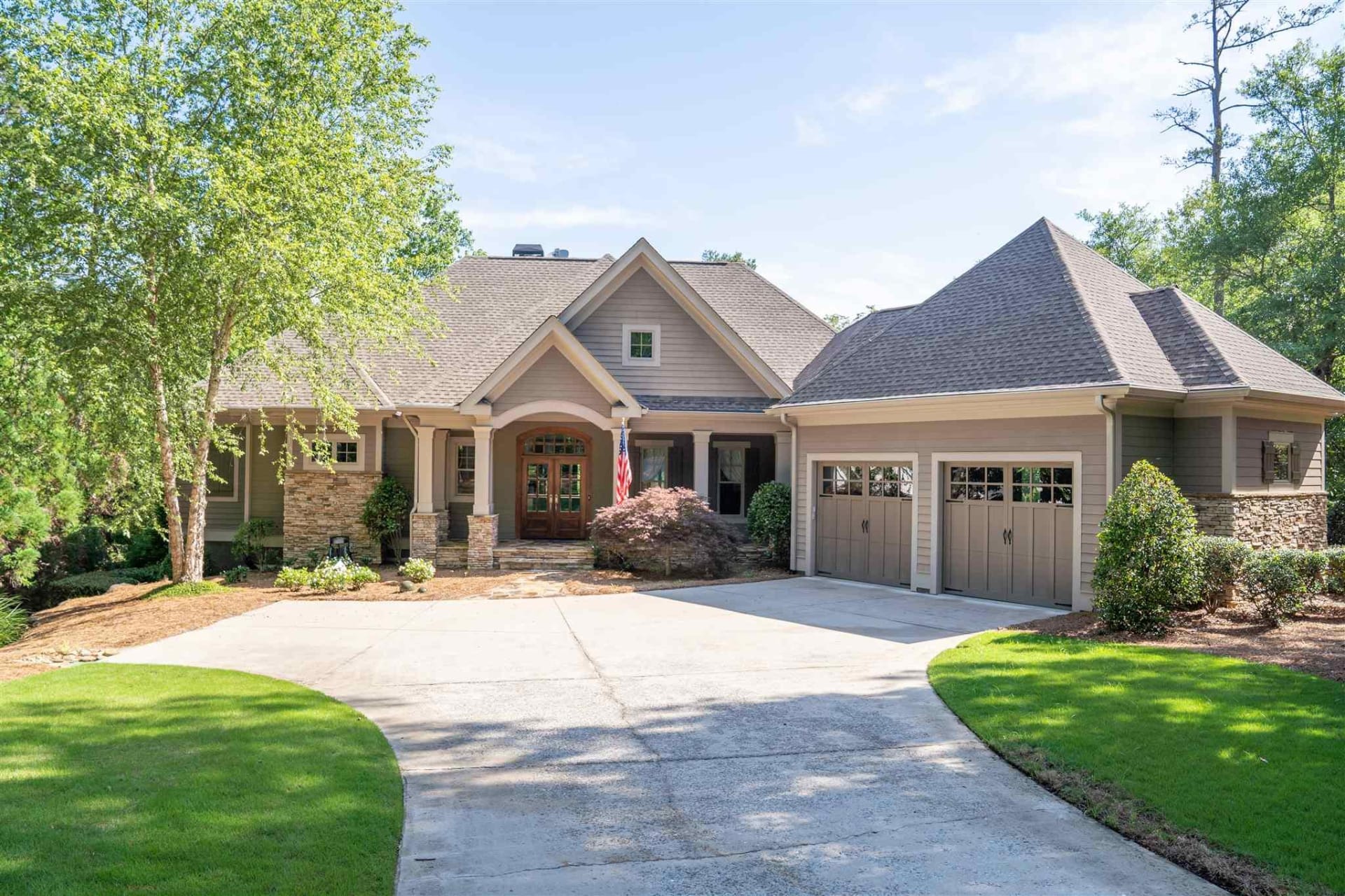 Luxury Lake Oconee Presents - Riezl's Rave: 1071 Wrayswood Circle, Reynolds Lake Ocone