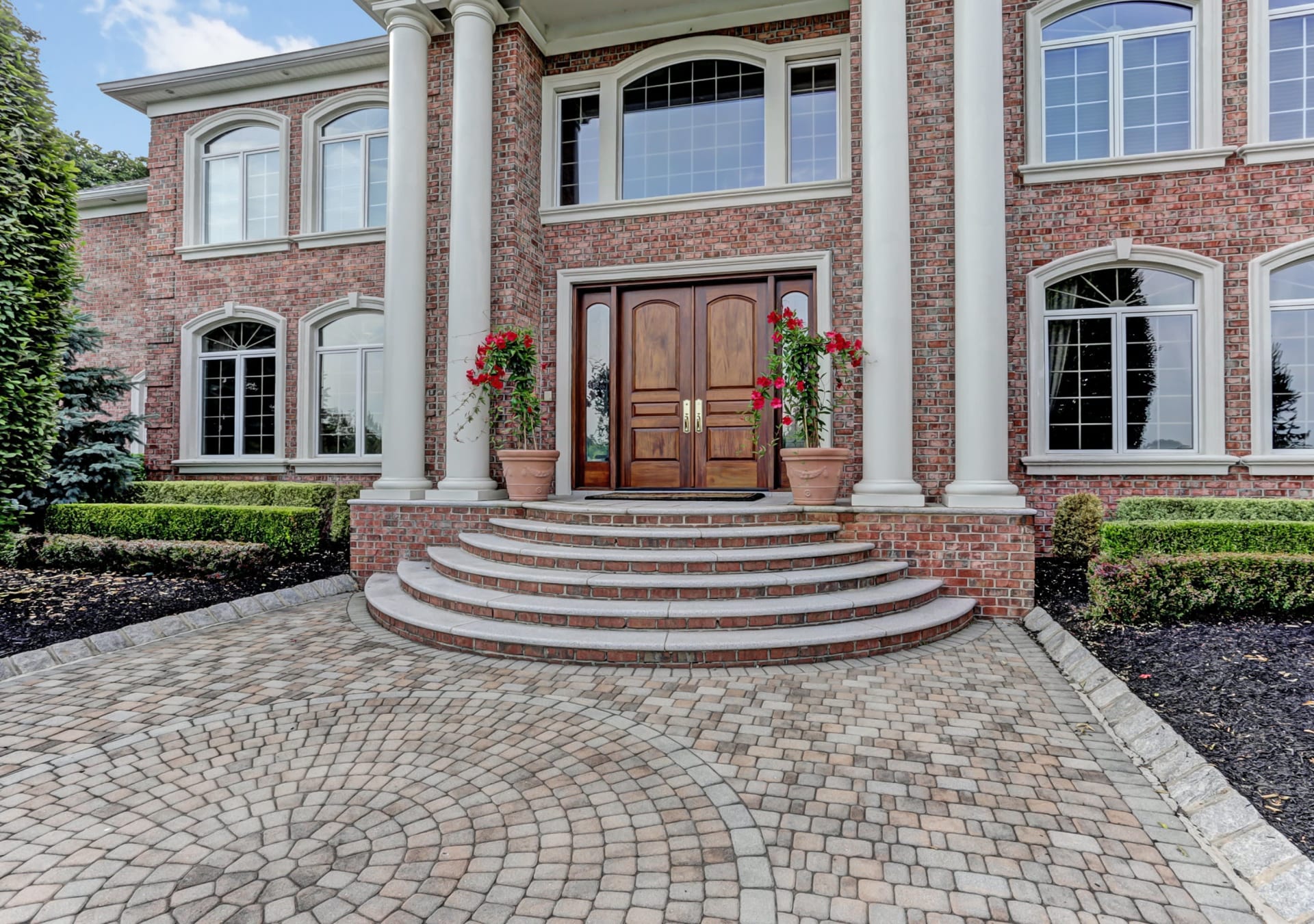 Teresa "Tracy" Holmdel Real Estate Agent