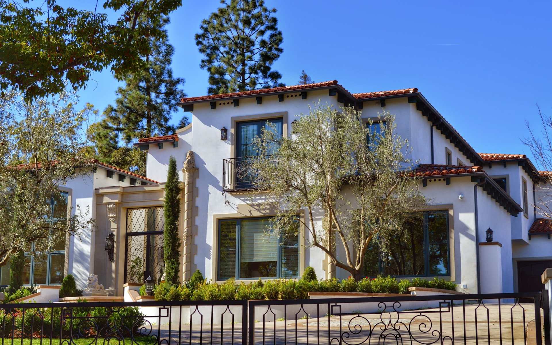 Jennifer Okhovat West Hollywood Real Estate Agents