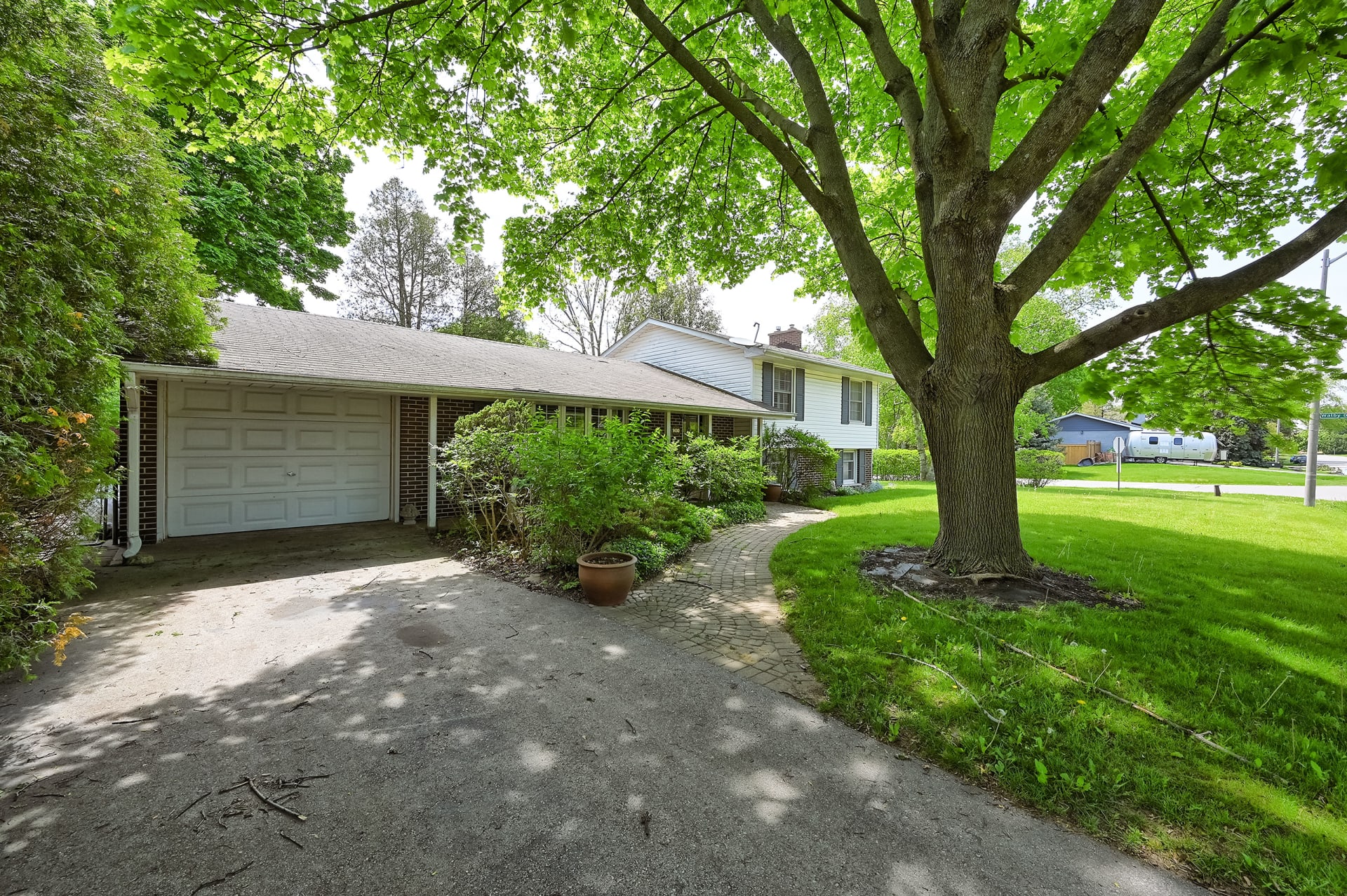 1430 Hixon Street Oakville, ON L6J 1S1 Goodale Miller Team