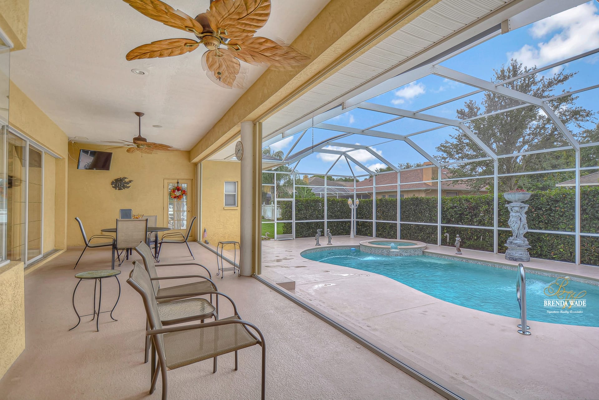 721 Citrus Wood Lane Valrico, FL 33594 Brenda Wade Team