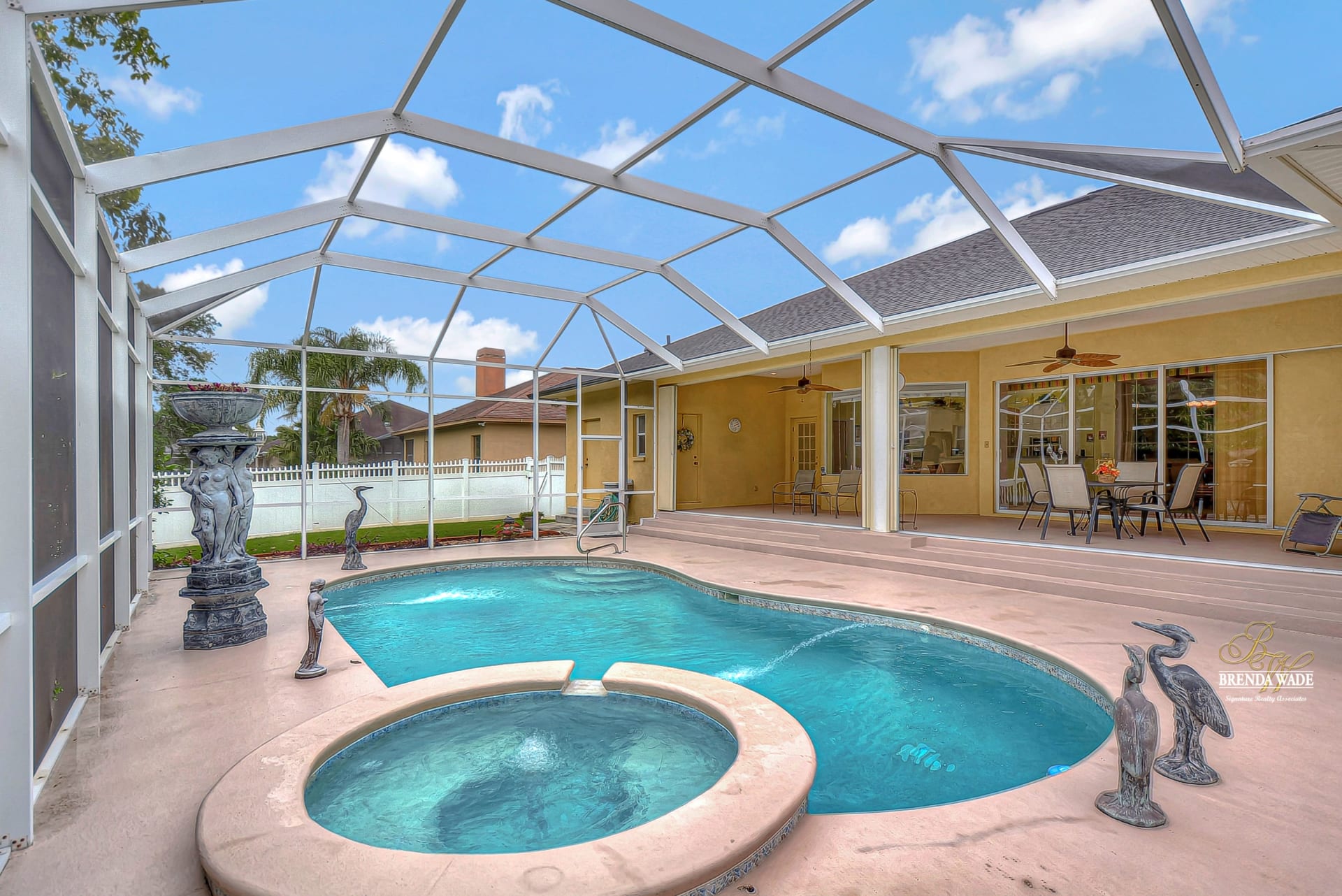 721 Citrus Wood Lane Valrico, FL 33594 Brenda Wade Team