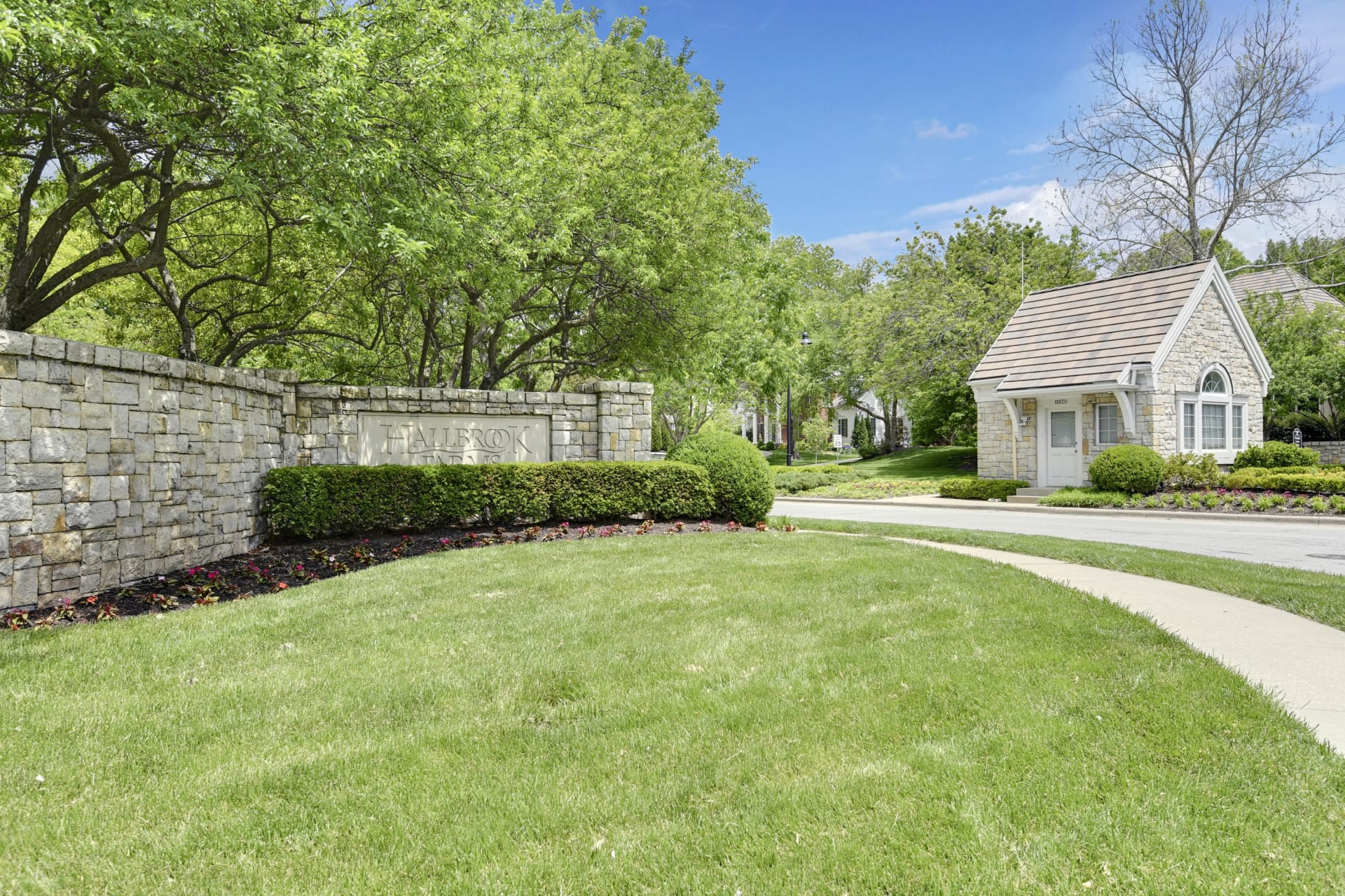 Hallbrook Real Estate Homes for Sale in Hallbrook, KS Trent Gallagher