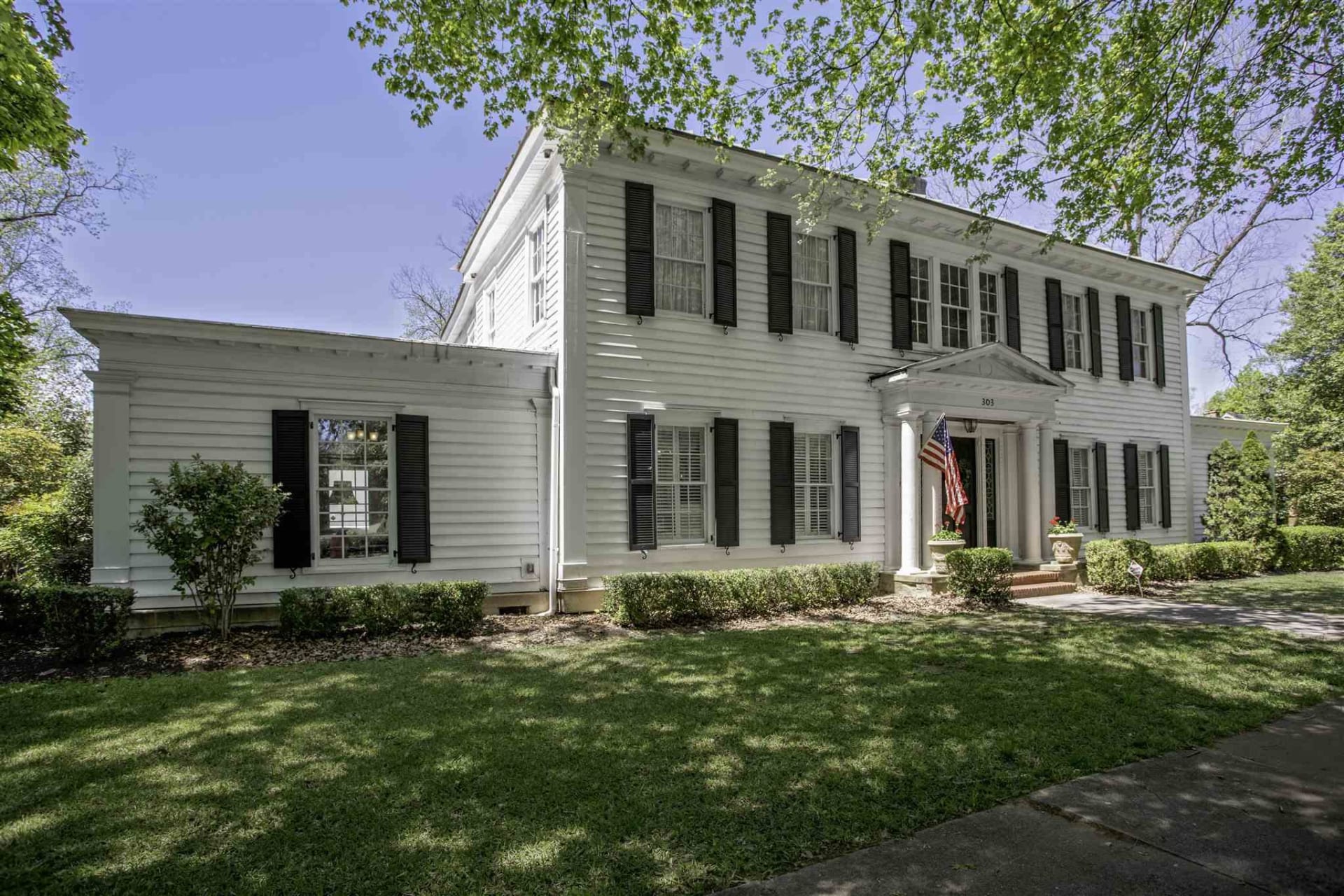 Luxury Lake Oconee Presents: 303 S. Main Street, Greensboro, Georgia - Unbranded