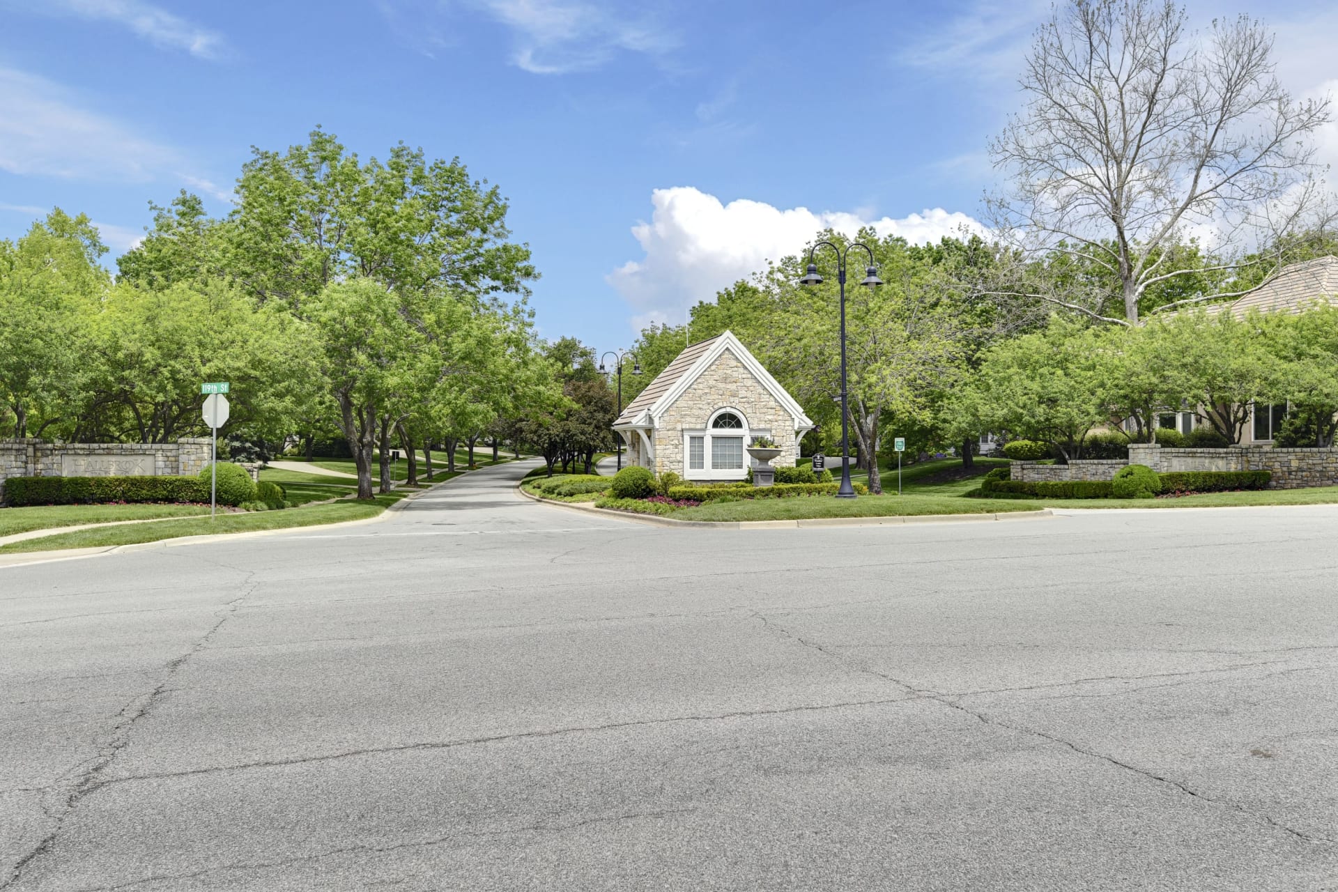 Hallbrook Real Estate Homes for Sale in Hallbrook, KS Trent Gallagher