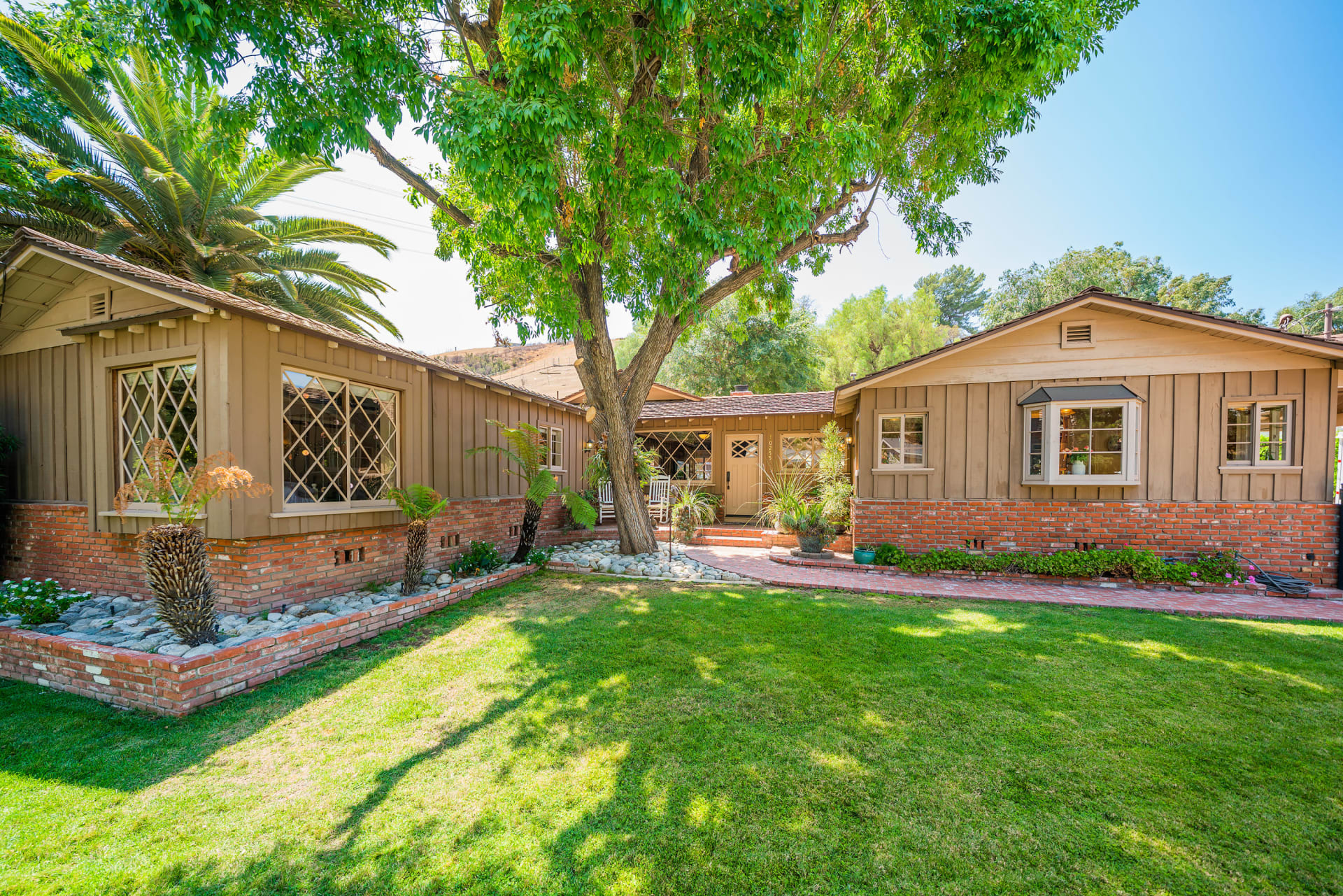 A Lil Bit O' Country in Shadow Hills * SOLD at full price photo