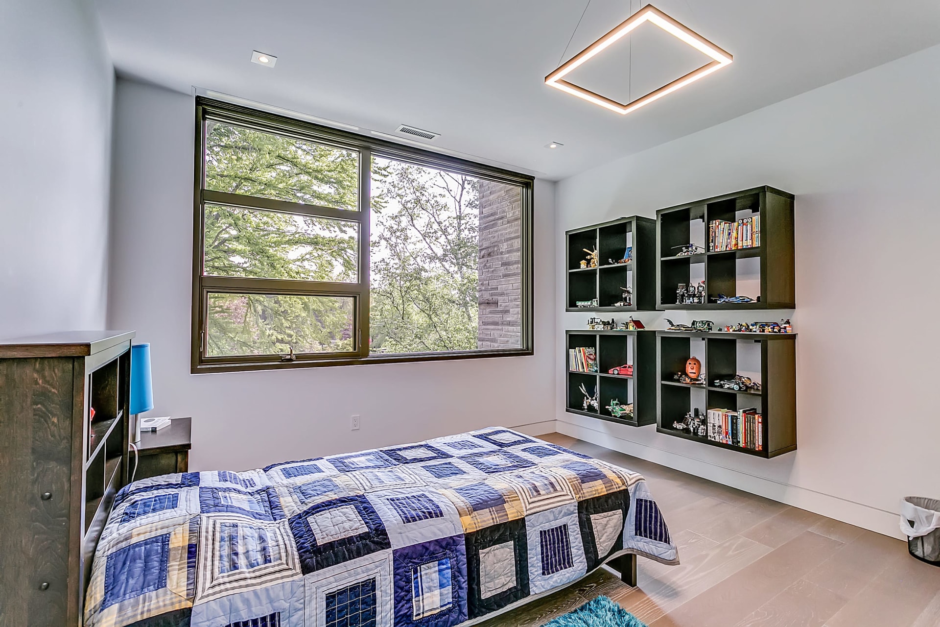 168 Forestwood Drive Oakville, ON L6J 4E6 Goodale Miller Team