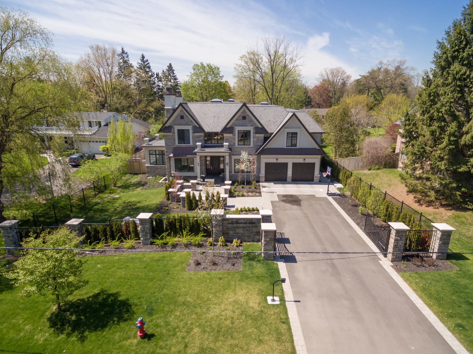 276 Chartwell Road Oakville, ON L6J 3Z9 Goodale Miller Team