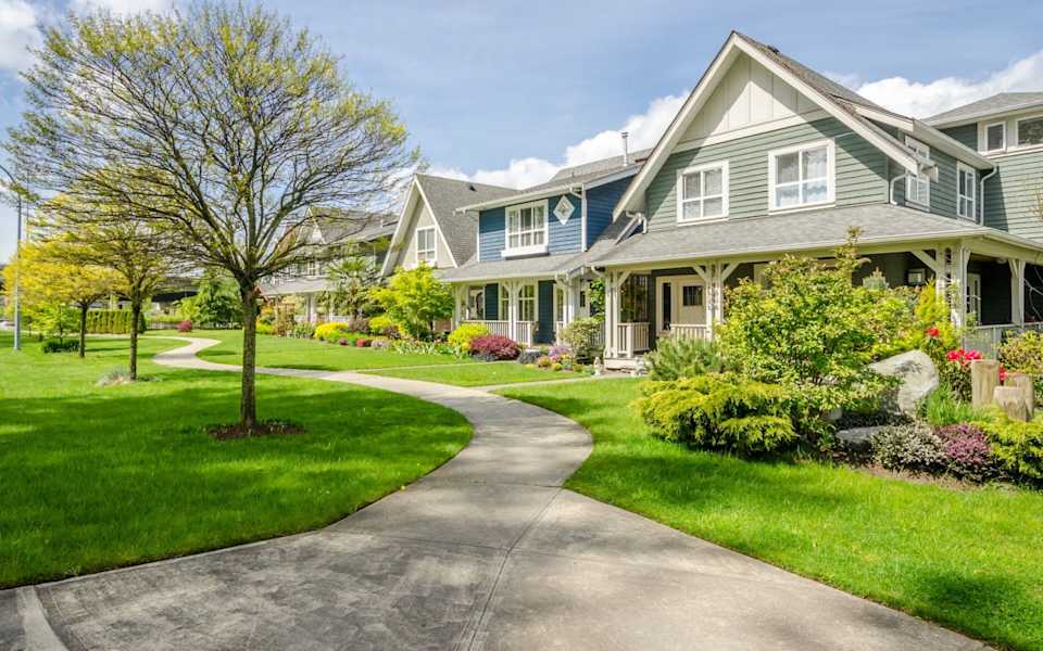 What to Look for When Choosing a Neighborhood Blog Doug Buenz 680