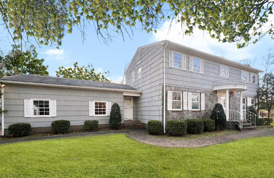 2 Bond Lane Brookhaven Hamlet, NY 11719 4 Beds, 2.5 Baths