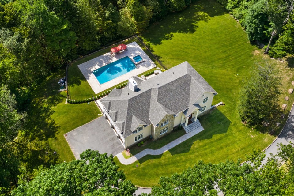 15 Gifford Lake Dr Armonk NY Compass Greater NY Brian Milton